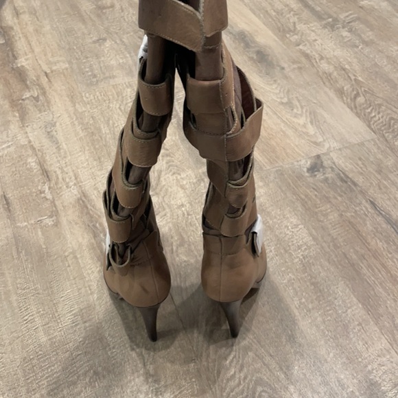 Dolce Vita strappy boots 6 - Picture 7 of 11